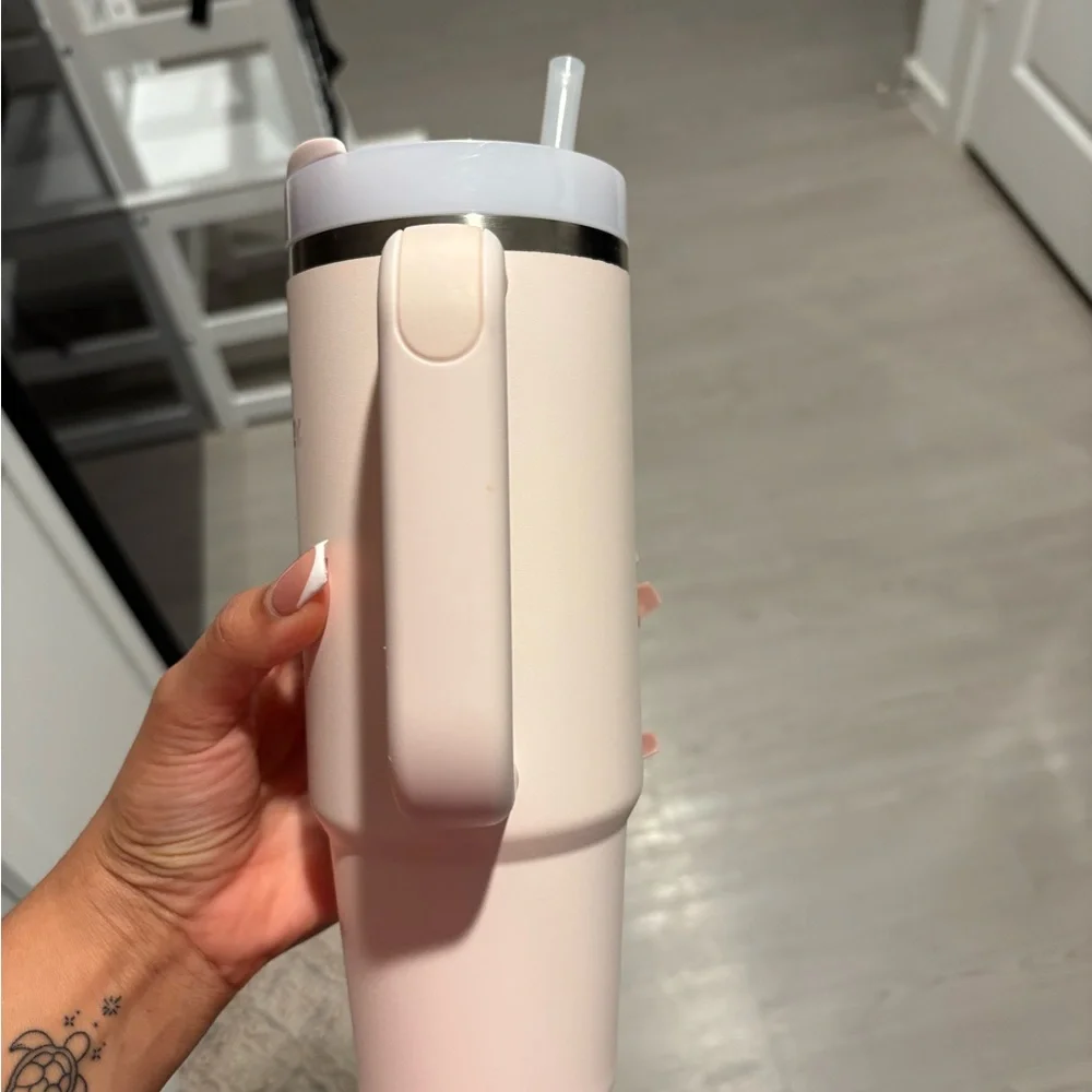 Stanley Pale Pink Insulated Travel Tumbler with Handle - Picture 2 of 4